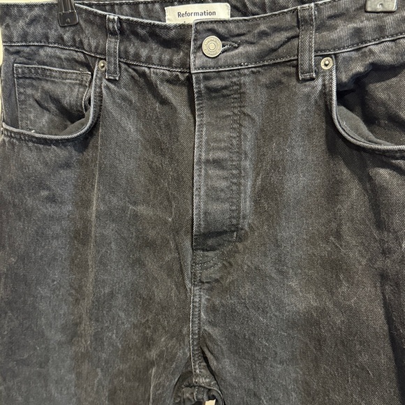 Reformation Cynthia High Rise Straight Long
Size 32 x 32
Excellent condition - Picture 7 of 12